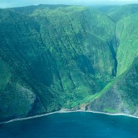 Cascada en Molokai por James Brennan